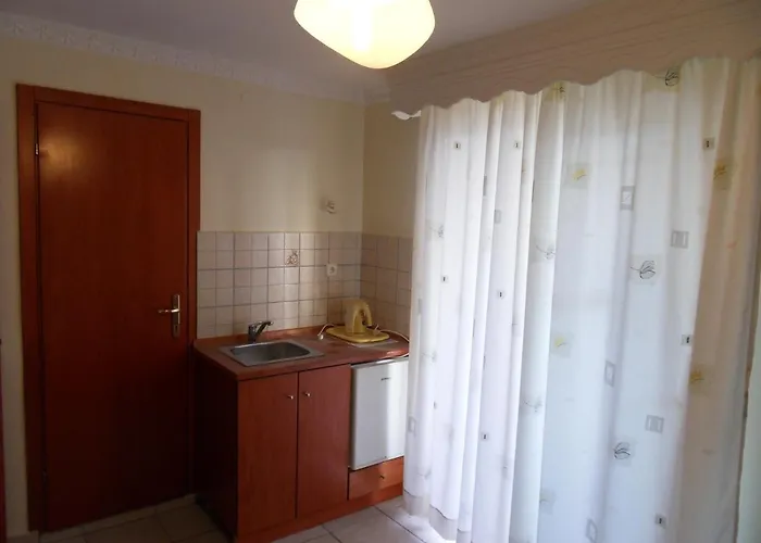 Victoria * Olympiakí Aktí