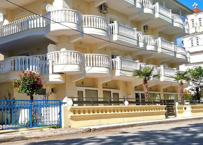 Victoria Apartahotel *